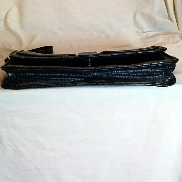 Cosmopolitan Faux Alligator Wrist Strap Clutch Purse - Picture 6 of 8